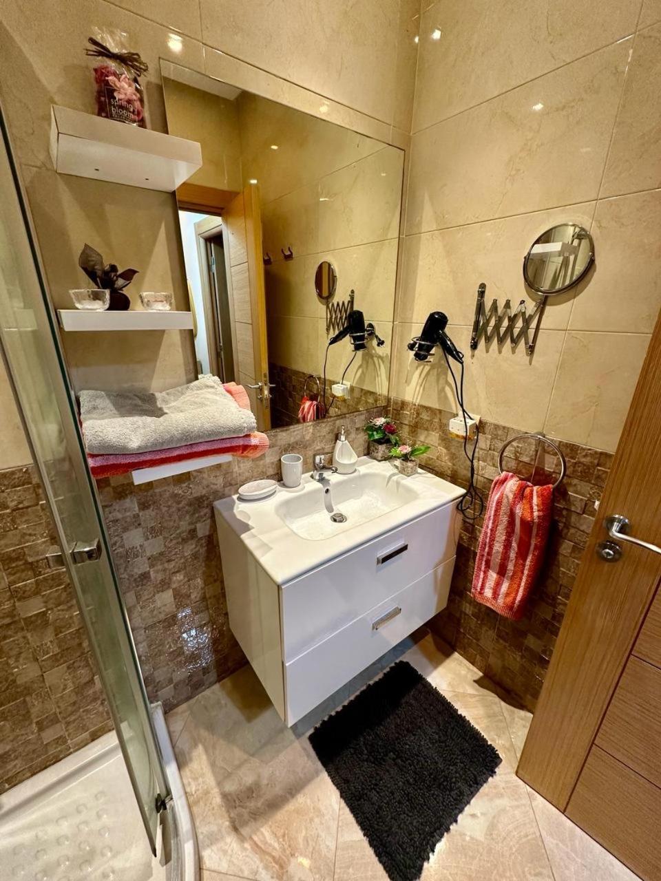 Apartmán Apparemment De Luxe Vue Piscine Bouznika Exteriér fotografie