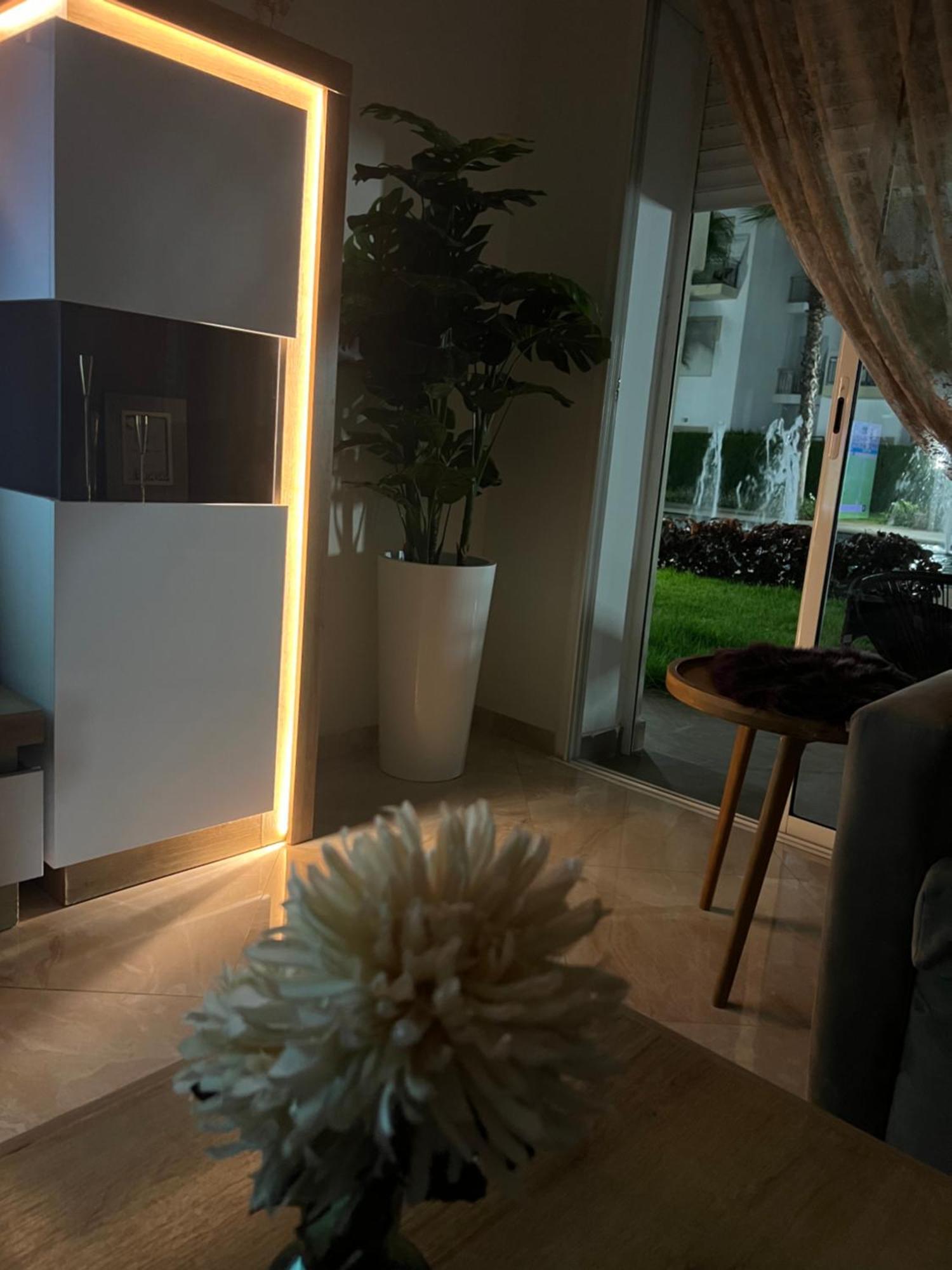 Apartmán Apparemment De Luxe Vue Piscine Bouznika Exteriér fotografie